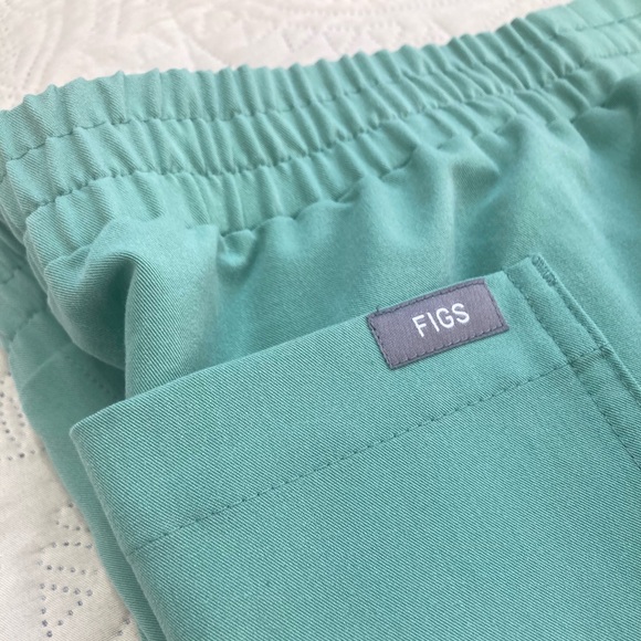 Figs Scrub Pants Yola™️ Skinny Scrub Pant Jade* Size Medium - Picture 12 of 16